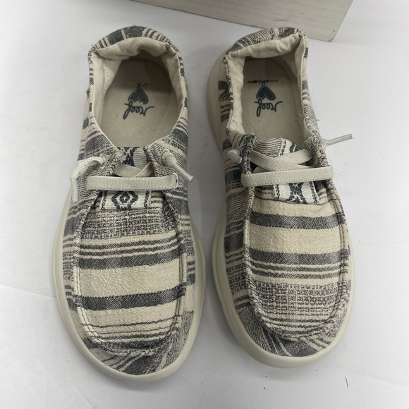 Reef Cream Casual Slip-On Shoes - Picture 1 of 2